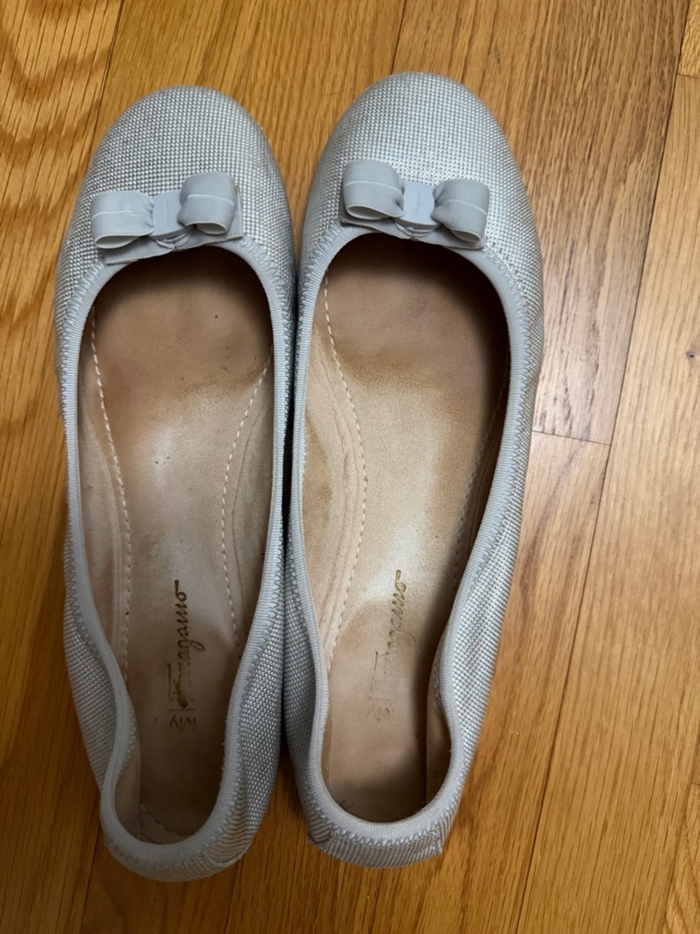 Salvatore Ferragamo Light Silver Textured Bow Flats